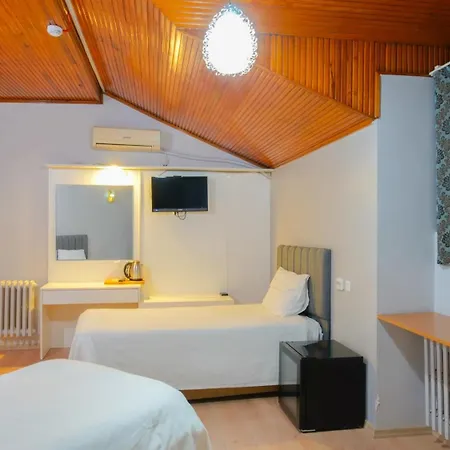 Uz Premium Hotel 2*